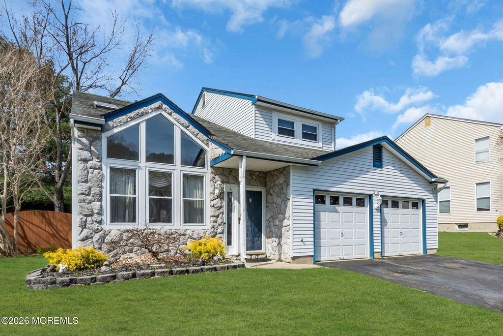 73 Heritage Drive, Howell, NJ 07731