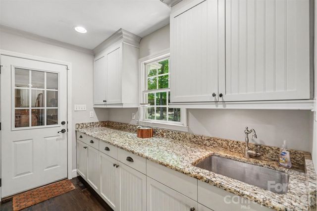 5812 Camelot Drive, Charlotte, NC 28270