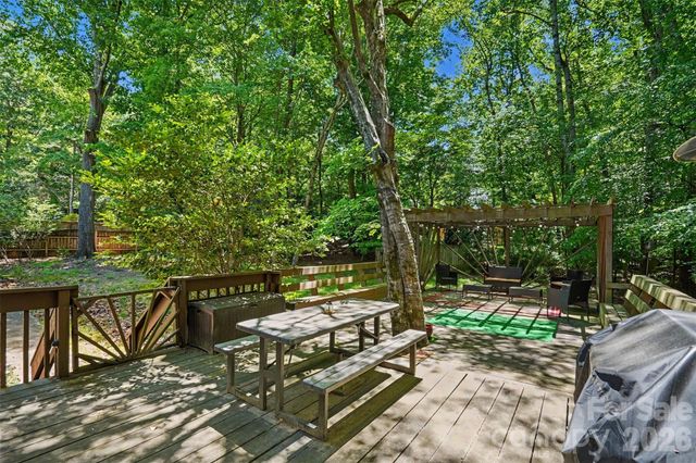 5812 Camelot Drive, Charlotte, NC 28270