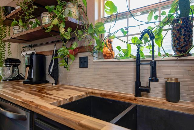 306 S Dexter Avenue, Springfield, MO 65802