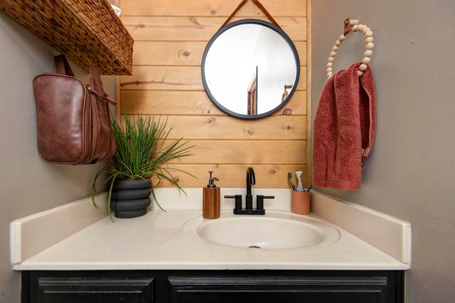 306 S Dexter Avenue, Springfield, MO 65802