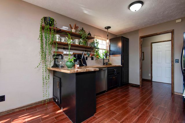 306 S Dexter Avenue, Springfield, MO 65802