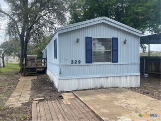 329 W High Street, Goliad, TX 77963