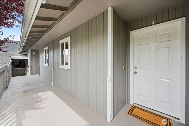 1523 Sunset Place, Mount Vernon, WA 98273