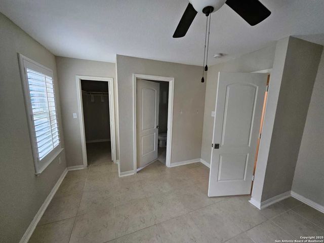 18334 MUIR GLEN DR, San Antonio, TX 78257