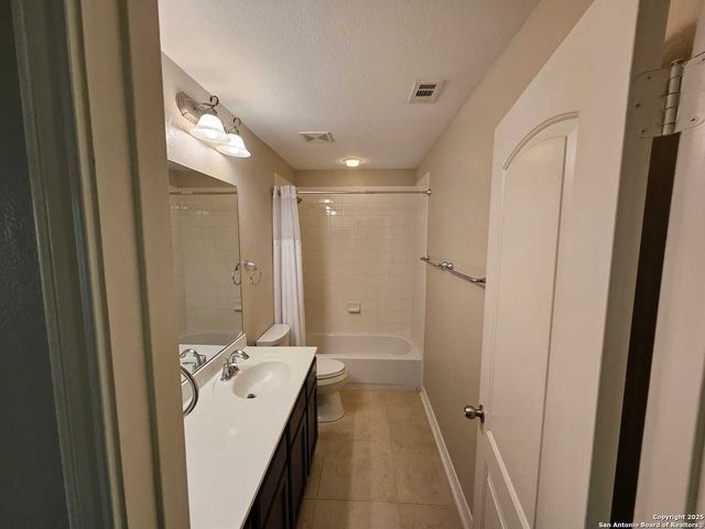 18334 MUIR GLEN DR, San Antonio, TX 78257