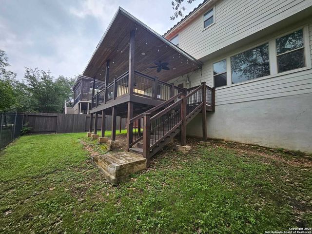 18334 MUIR GLEN DR, San Antonio, TX 78257