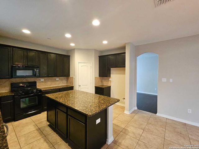 18334 MUIR GLEN DR, San Antonio, TX 78257