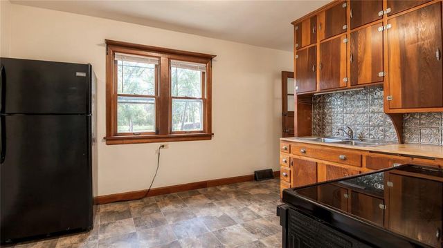 237 10th Avenue, Eau Claire, WI 54703