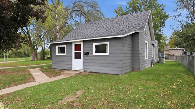 237 10th Avenue, Eau Claire, WI 54703