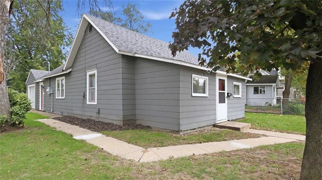 237 10th Avenue, Eau Claire, WI 54703