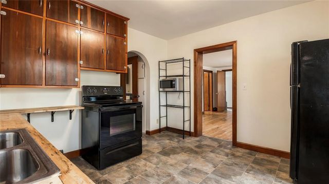 237 10th Avenue, Eau Claire, WI 54703