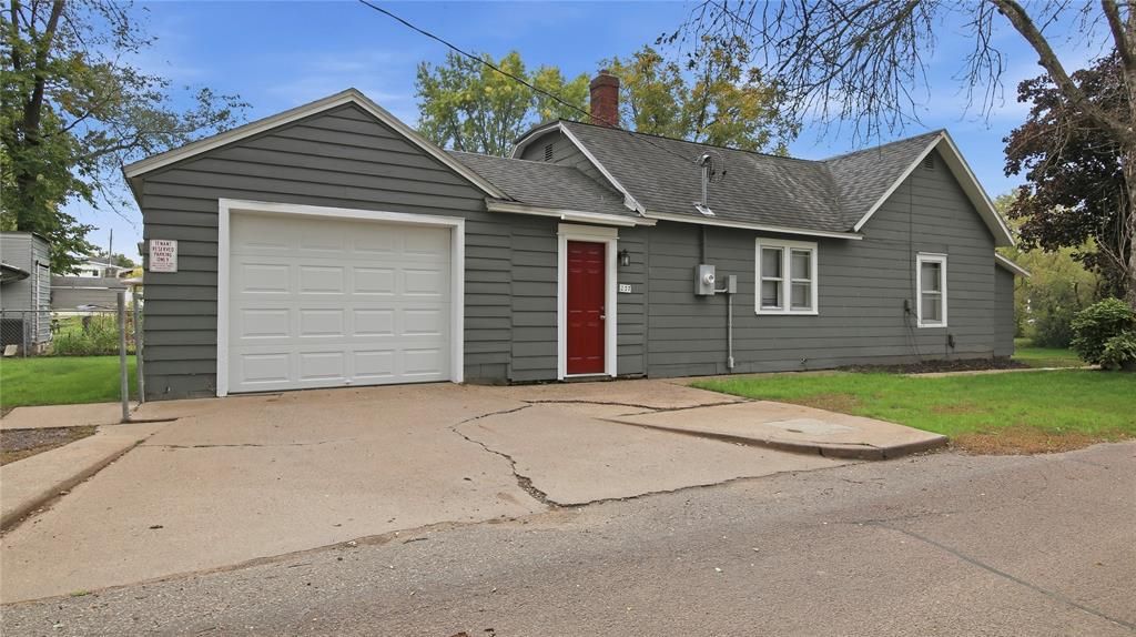 237 10th Avenue, Eau Claire, WI 54703