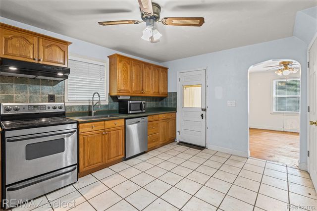 7173 Porter Road, Grand Blanc Charter Township, MI 48439