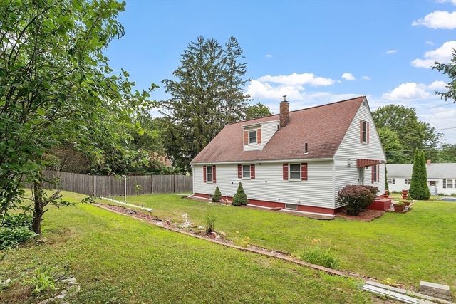 15 Eugene St, Leominster, MA 01453