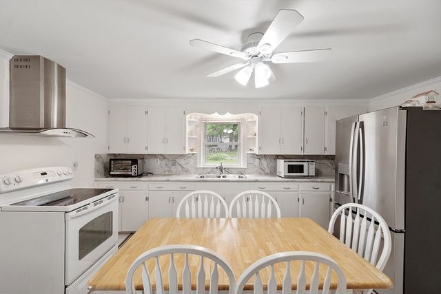 15 Eugene St, Leominster, MA 01453