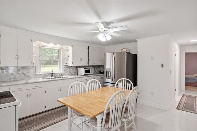 15 Eugene St, Leominster, MA 01453