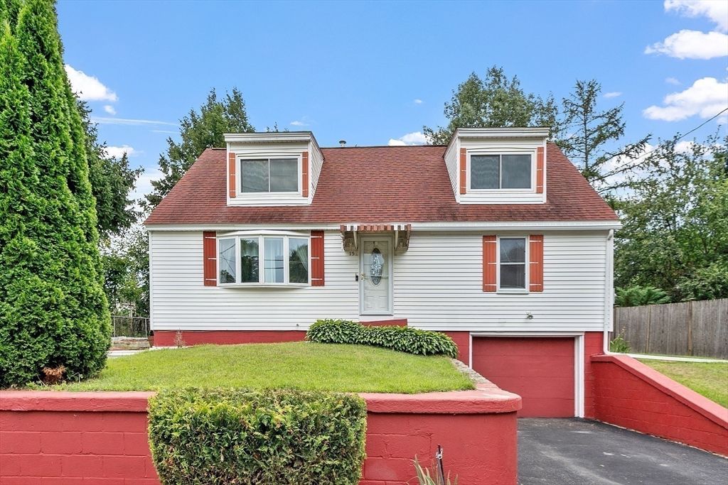 15 Eugene St, Leominster, MA 01453