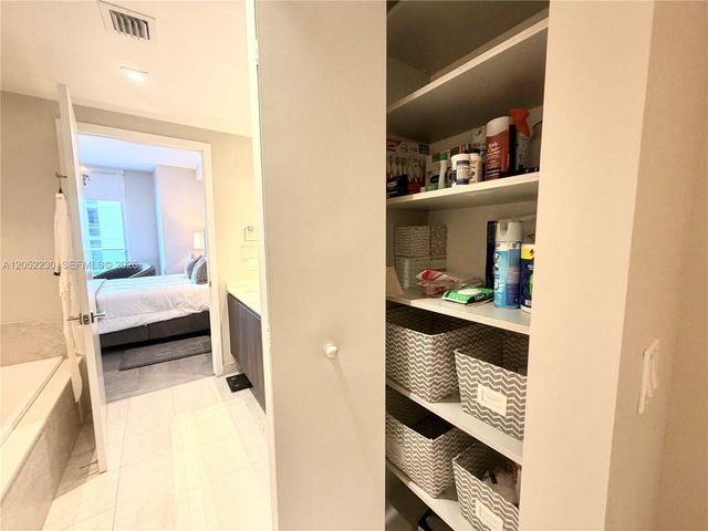 488 NE 18th St 3210, Miami, FL 33132