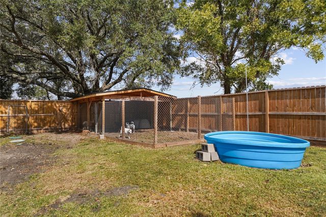 4410 County Road 63, Rosharon, TX 77583