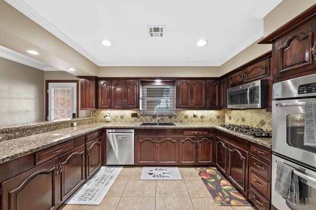 4410 County Road 63, Rosharon, TX 77583