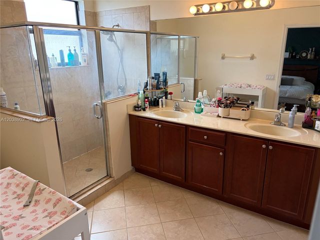 370 NE 37th Place, Homestead, FL 33033