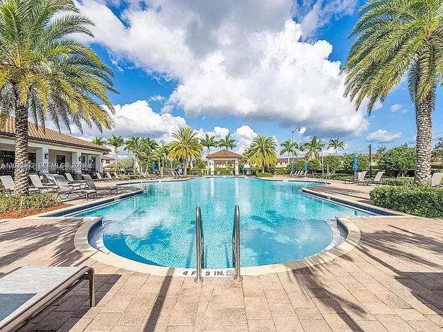 370 NE 37th Place, Homestead, FL 33033