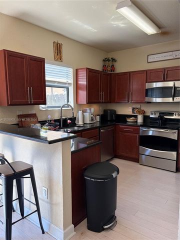 370 NE 37th Place, Homestead, FL 33033