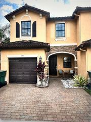 370 NE 37th Place, Homestead, FL 33033
