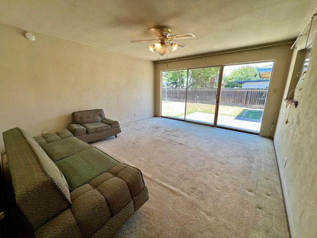 2300 14th Avenue, Kingsburg, CA 93631