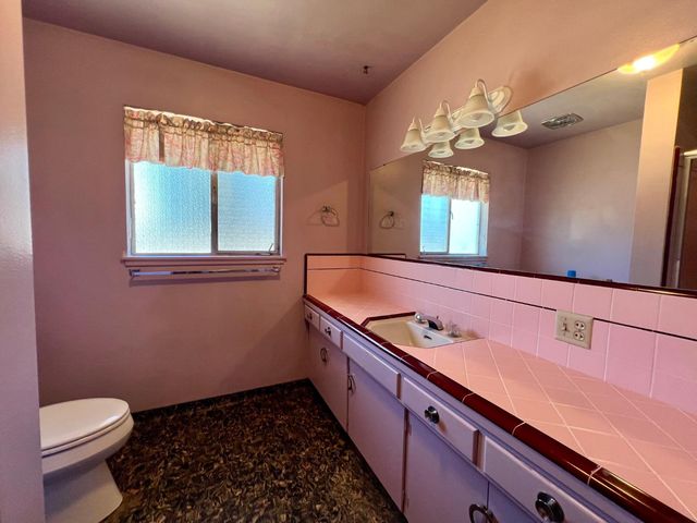 2300 14th Avenue, Kingsburg, CA 93631