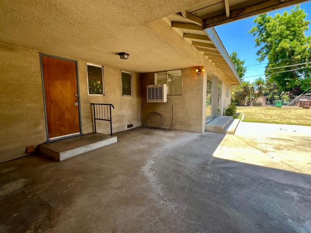 2300 14th Avenue, Kingsburg, CA 93631