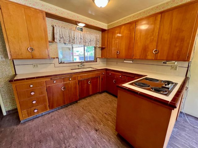 2300 14th Avenue, Kingsburg, CA 93631