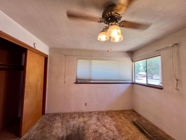 2300 14th Avenue, Kingsburg, CA 93631