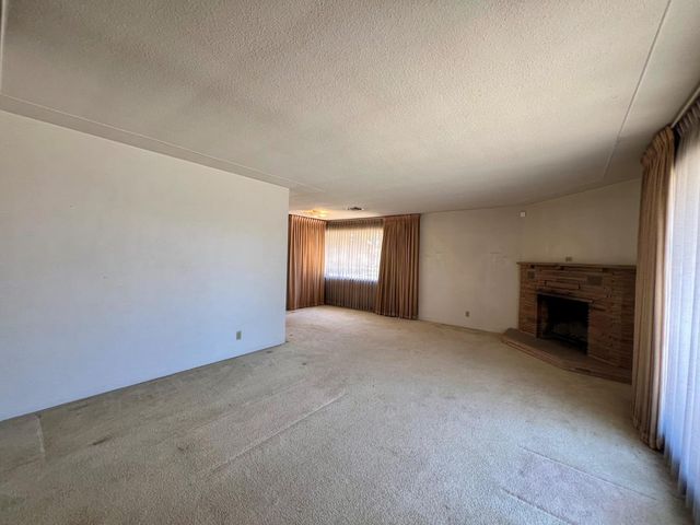2300 14th Avenue, Kingsburg, CA 93631