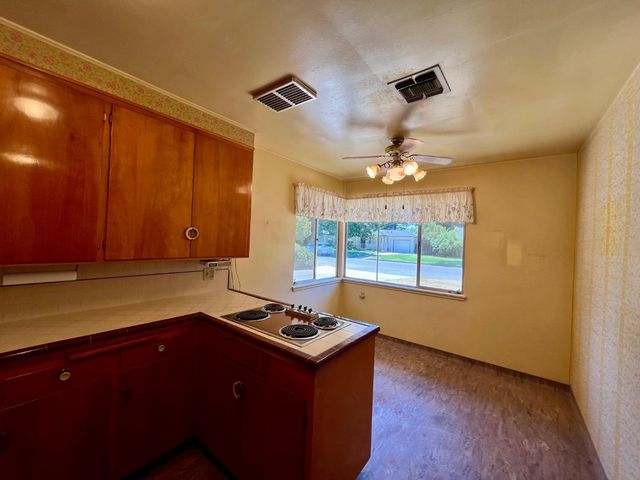 2300 14th Avenue, Kingsburg, CA 93631