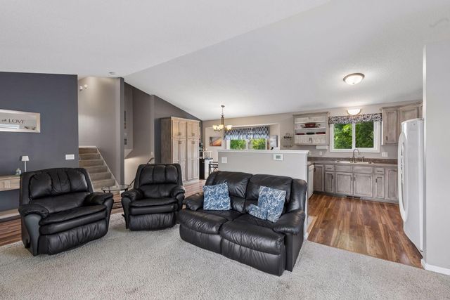 1174 Hidden Creek Boulevard, Mayer, MN 55360