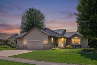 1174 Hidden Creek Boulevard, Mayer, MN 55360