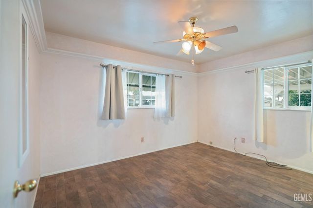 450 Atlantic Avenue, Shafter, CA 93263