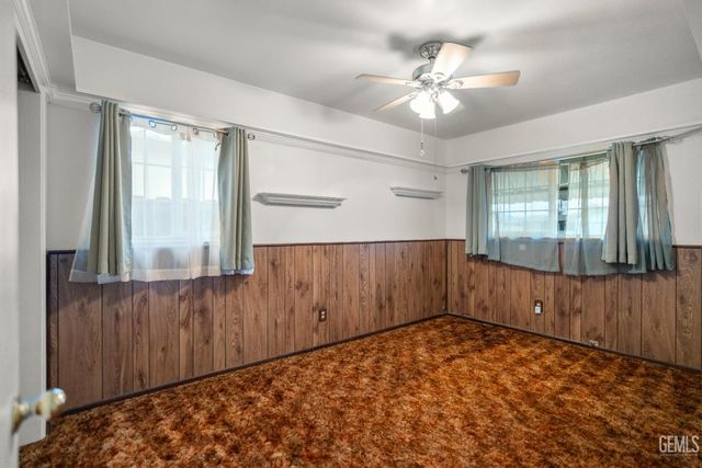 450 Atlantic Avenue, Shafter, CA 93263