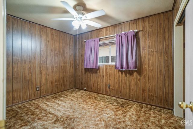 450 Atlantic Avenue, Shafter, CA 93263