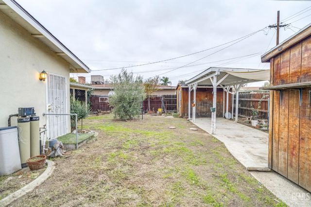 450 Atlantic Avenue, Shafter, CA 93263