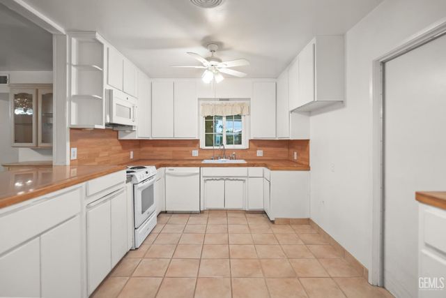 450 Atlantic Avenue, Shafter, CA 93263