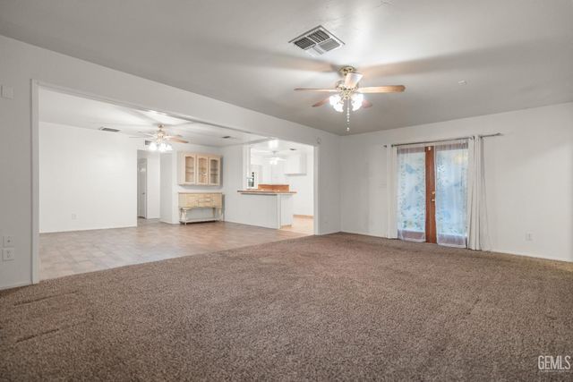 450 Atlantic Avenue, Shafter, CA 93263