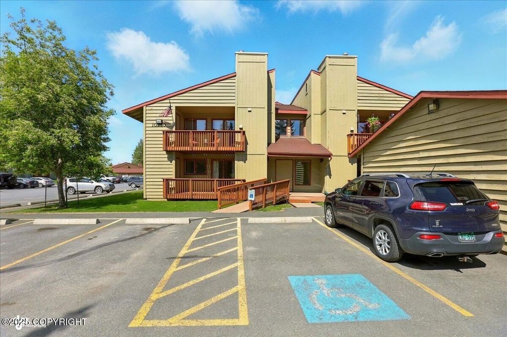10250 Jamestown Drive, #B-09, Anchorage, AK 99507