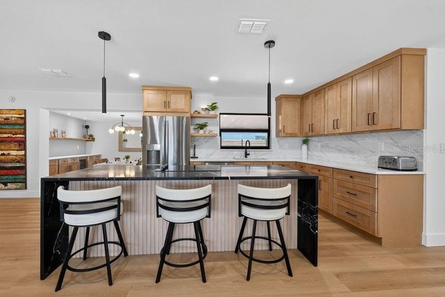 6196 44TH AVENUE N, St Petersburg, FL 33709