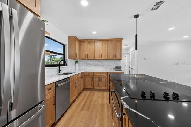 6196 44TH AVENUE N, St Petersburg, FL 33709