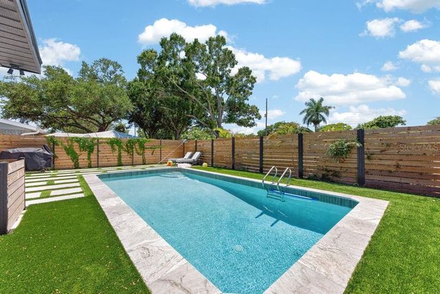 6196 44TH AVENUE N, St Petersburg, FL 33709