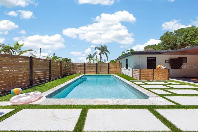 6196 44TH AVENUE N, St Petersburg, FL 33709