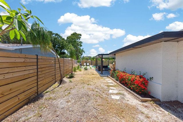6196 44TH AVENUE N, St Petersburg, FL 33709